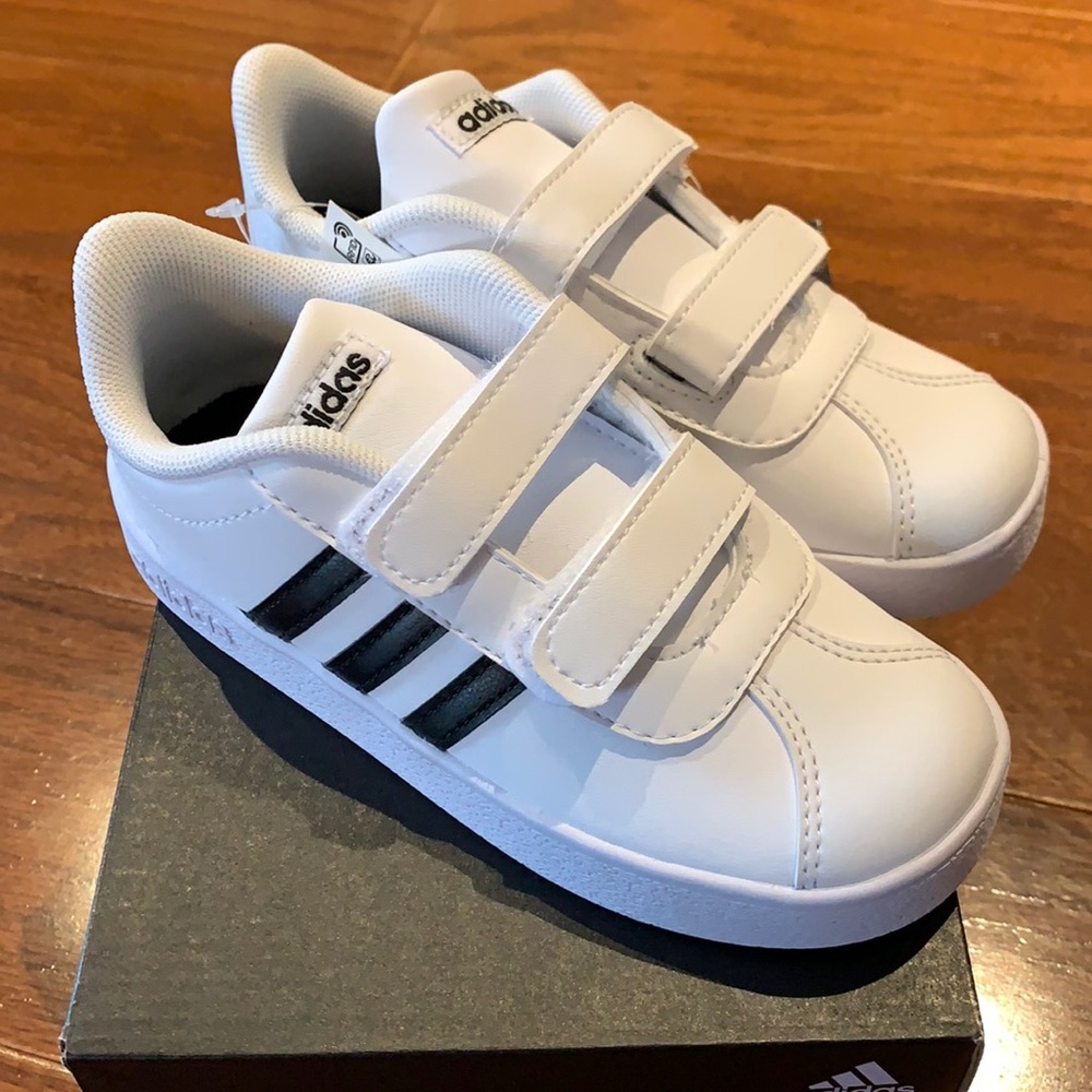 NEW Adidas VL Court sneakers